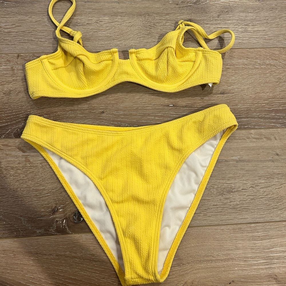 Pretty little thing bikini set